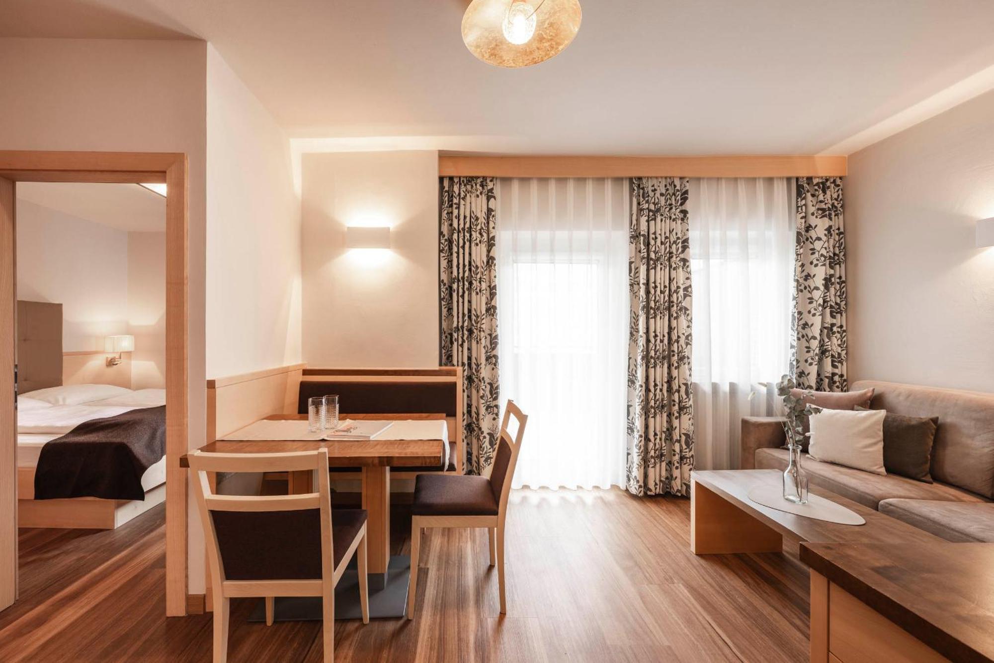 Appartementhaus Residence Hirzer Tirolo Phòng bức ảnh